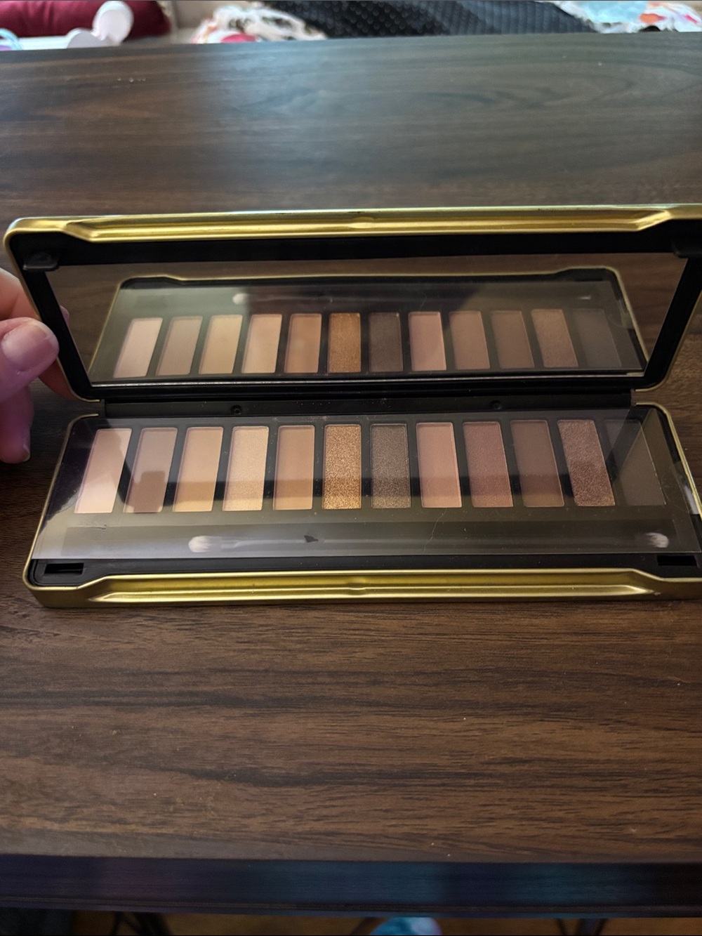 Modern Beauty “Just Nudes” Matte & Shimmer Eyeshadow Palette -